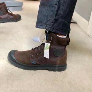 Men’s Palladium Leatherboots. 9.5